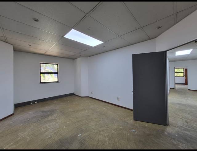 549M² OFFICE TO LET IN SUNNINGHILL